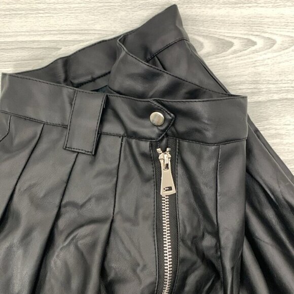 Streetwear Society Faux Leather Pleated Mini Skirt - Picture 4 of 6